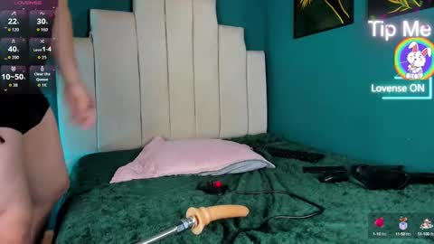 Narek online show from September 10, 2025, 5:29 am