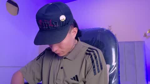 Snapshot of nascary_fox chatting on June 25, 2026, 12:53 pm Nascary Fox online show from June 25, 2026, 12:53 pm