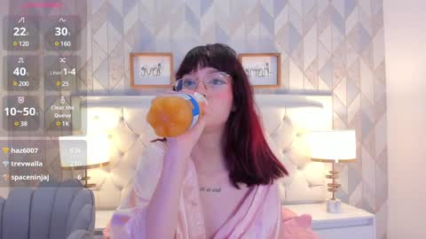 Snapshot of nastya_fantasy chatting on February 5, 2025, 10:22 pm Nastya online show from February 5, 2025, 10:22 pm