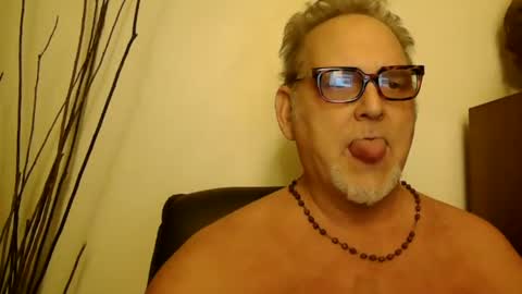 Daddy online show from February 10, 2025, 4:52 am