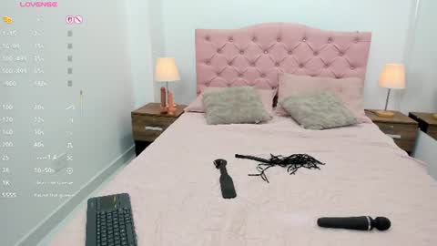 Natalia online show from June 14, 2026, 4:03 am