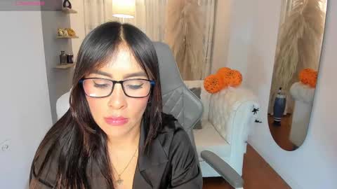 Snapshot of natalia_leon8 chatting on October 11, 2025, 4:12 am Natalia Leon online show from October 11, 2025, 4:12 am