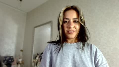 Snapshot of natalia_peach chatting on December 30, 2024, 9:59 am Wild influence online show from December 30, 2024, 9:59 am