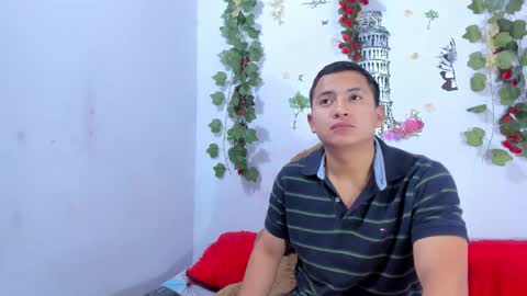 nataliaandjulliam online show from February 3, 2026, 3:48 am