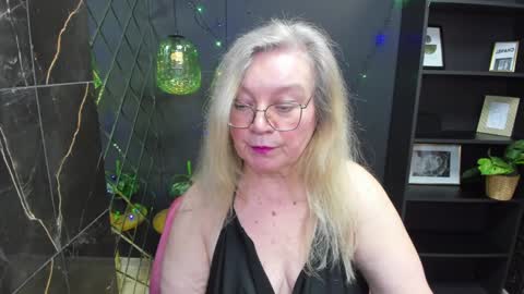 Snapshot of natalicloud chatting on January 4, 2025, 7:23 pm NataliCloud online show from January 4, 2025, 7:23 pm