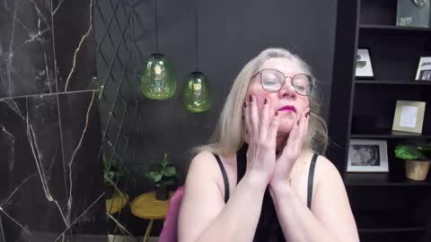 Snapshot of natalicloud chatting on February 23, 2025, 4:13 pm NataliCloud online show from February 23, 2025, 4:13 pm