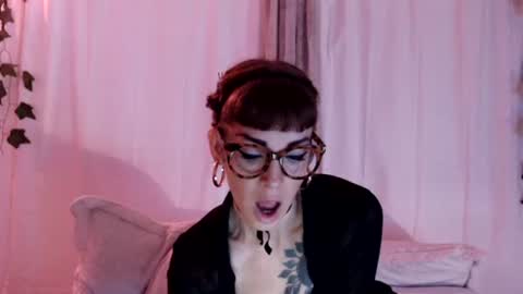 Snapshot of natalie6vmu chatting on February 1, 2026, 5:17 am Natalie Six online show from February 1, 2026, 5:17 am