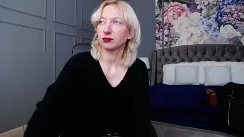 Snapshot of natalie_bitton chatting on December 13, 2024, 7:58 am Natalie online show from December 13, 2024, 7:58 am