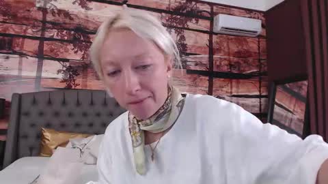 Snapshot of natalie_bitton chatting on September 9, 2025, 10:59 am Natalie online show from September 9, 2025, 10:59 am