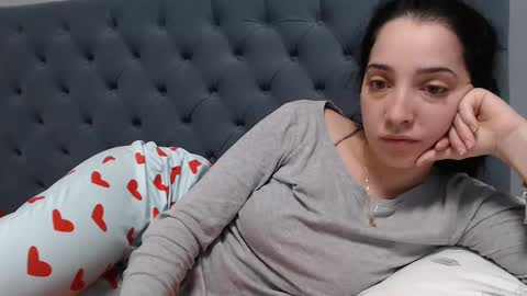 Snapshot of natalie_mia chatting on February 7, 2025, 3:01 am Miia online show from February 7, 2025, 3:01 am