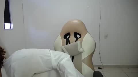 natalielabellex1 online show from April 3, 2026, 2:26 pm