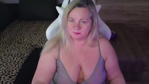 Snapshot of natascha1202 chatting on March 11, 2025, 7:48 am Natalli online show from March 11, 2025, 7:48 am