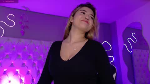 Snapshot of natasha__black chatting on November 3, 2025, 7:26 pm Natasha online show from November 3, 2025, 7:26 pm