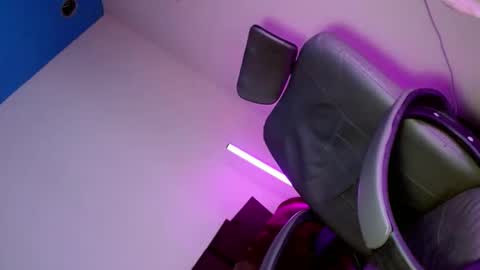 Snapshot of natasha_leigh chatting on April 9, 2026, 5:29 pm natasha_leigh online show from April 9, 2026, 5:29 pm