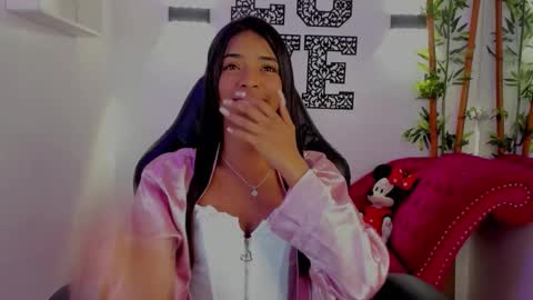 Natasha  online show from December 5, 2025, 2:58 pm