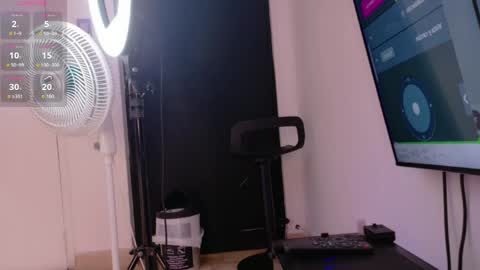 Snapshot of natashaa_bluer chatting on June 4, 2026, 1:39 pm natashaa_bluer online show from June 4, 2026, 1:39 pm