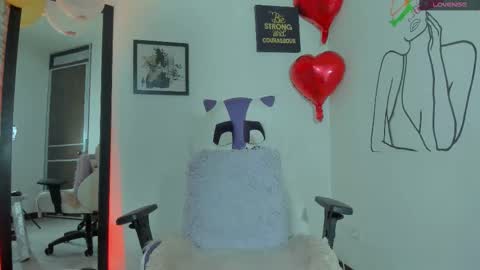 Natasha Anurak online show from February 23, 2026, 1:36 am