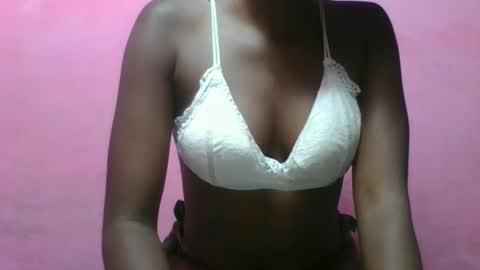 nathalia069 online show from February 26, 2026, 4:22 am