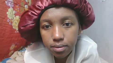 nathalia069 online show from April 13, 2026, 9:04 am