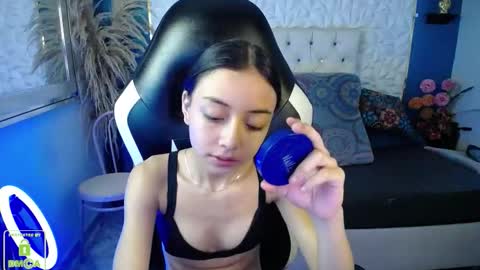 nathaliasweet_1_ online show from February 4, 2026, 2:01 pm