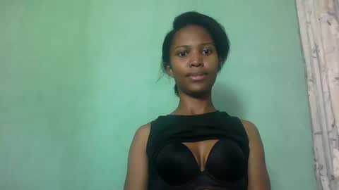 nathalie004 online show from October 17, 2025, 6:27 am