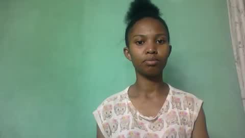 Snapshot of nathalie004 chatting on October 23, 2025, 5:51 am nathalie004 online show from October 23, 2025, 5:51 am