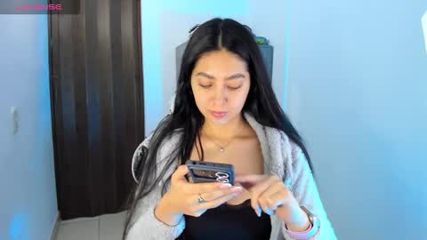 Snapshot of nathalie_rose chatting on December 17, 2025, 5:02 am Nathalie online show from December 17, 2025, 5:02 am