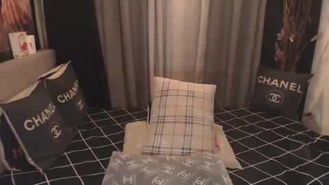 Snapshot of nathaliehuges chatting on October 1, 2025, 3:01 am Goddess Nathalie online show from October 1, 2025, 3:01 am