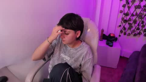 nathalyy_ds online show from March 5, 2026, 9:44 pm