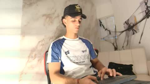 Snapshot of nathan_shimmer chatting on November 1, 2025, 9:06 pm nathan_shimmer online show from November 1, 2025, 9:06 pm