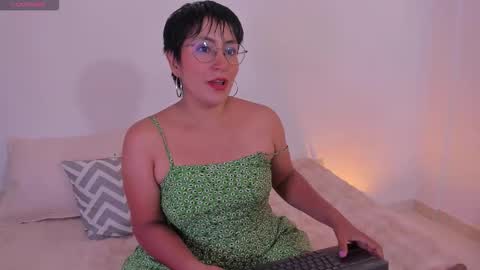 Snapshot of natty_bush chatting on November 29, 2025, 7:17 pm Nathalie online show from November 29, 2025, 7:17 pm