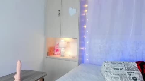 Snapshot of nattysnow chatting on November 27, 2025, 4:14 am NATALIA online show from November 27, 2025, 4:14 am