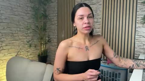 NATTY FIERROS online show from December 18, 2025, 8:48 pm