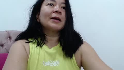 Snapshot of naturally_mature chatting on December 16, 2024, 5:54 pm Sammy online show from December 16, 2024, 5:54 pm