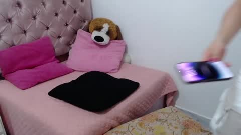 Snapshot of naturally_mature chatting on December 25, 2024, 8:07 am Sammy online show from December 25, 2024, 8:07 am