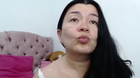 Snapshot of naturally_mature chatting on January 8, 2025, 5:48 am Sammy online show from January 8, 2025, 5:48 am