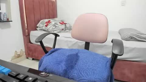 Snapshot of naturalsexlatin chatting on October 10, 2025, 6:12 am Andrea online show from October 10, 2025, 6:12 am