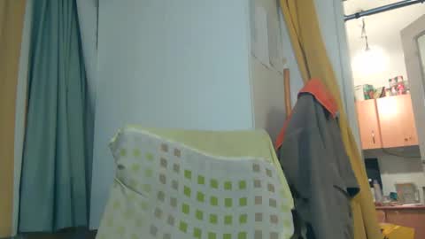 naturista25 online show from February 12, 2026, 5:19 pm