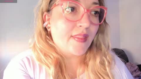 Nataly online show from April 19, 2026, 5:01 pm
