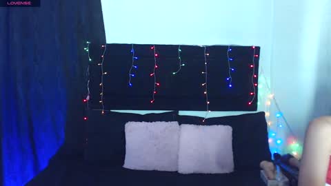 naty_cami_ online show from December 10, 2024, 9:54 pm