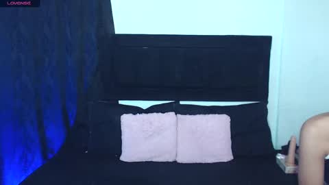 naty_cami_ online show from February 14, 2025, 7:54 pm