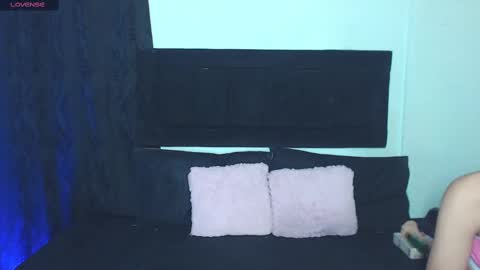 naty_cami_ online show from February 22, 2025, 4:51 am