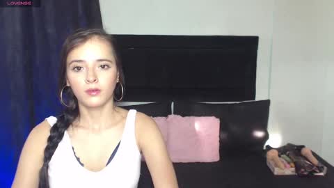 naty_cami_ online show from March 12, 2025, 9:35 pm