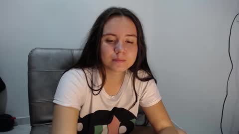 Snapshot of natyscoth chatting on October 18, 2025, 3:31 am online show from October 18, 2025, 3:31 am