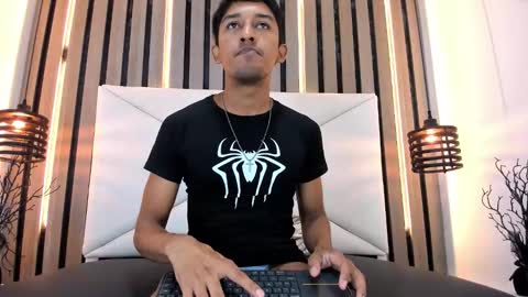 Snapshot of natzuki_ chatting on February 1, 2026, 12:09 am natzuki_ online show from February 1, 2026, 12:09 am