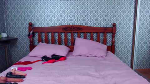 naughty0shy77anna online show from December 2, 2024, 11:34 am