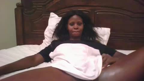 Snapshot of naughty_babe000 chatting on October 17, 2025, 4:20 pm alisha online show from October 17, 2025, 4:20 pm