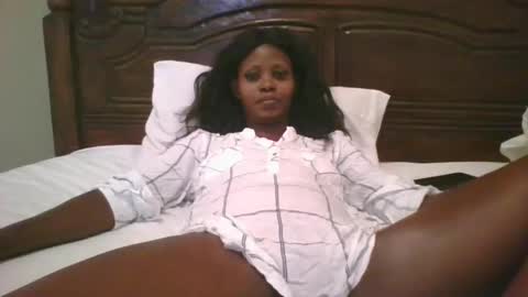 Snapshot of naughty_babe000 chatting on October 18, 2025, 12:17 pm alisha online show from October 18, 2025, 12:17 pm