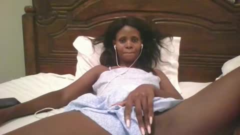 Snapshot of naughty_babe000 chatting on October 19, 2025, 6:08 pm alisha online show from October 19, 2025, 6:08 pm