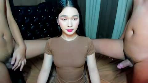 Snapshot of naughty_leigh chatting on June 12, 2026, 9:03 pm LEIGH online show from June 12, 2026, 9:03 pm